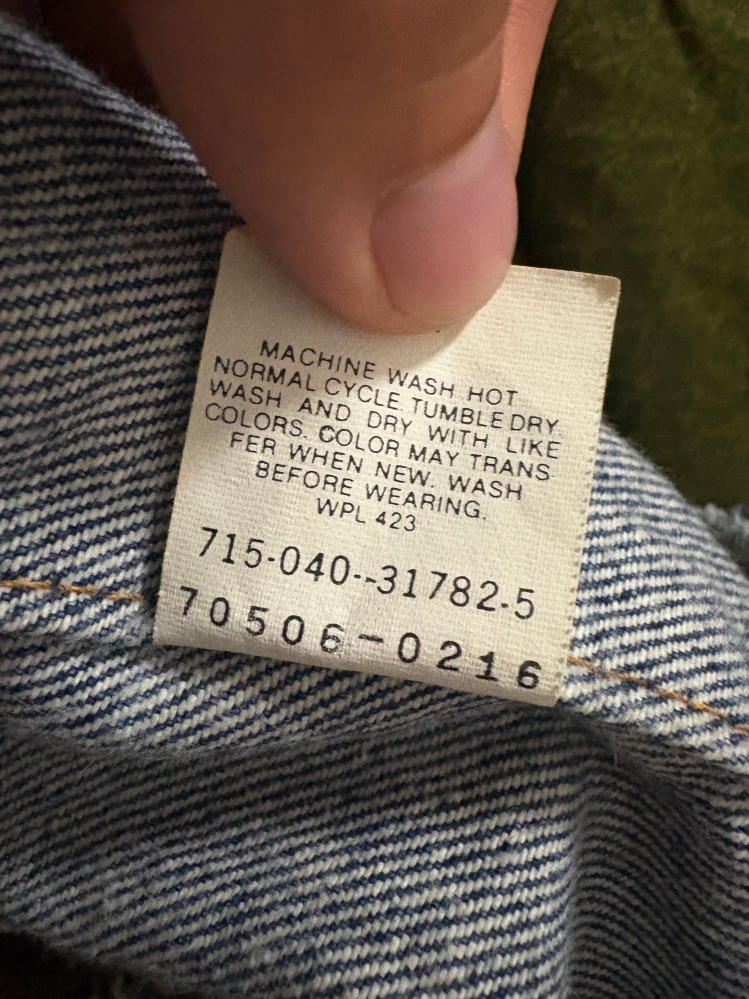 わからない問題 リーバイス70506について質問です。先日購入した70506の年代