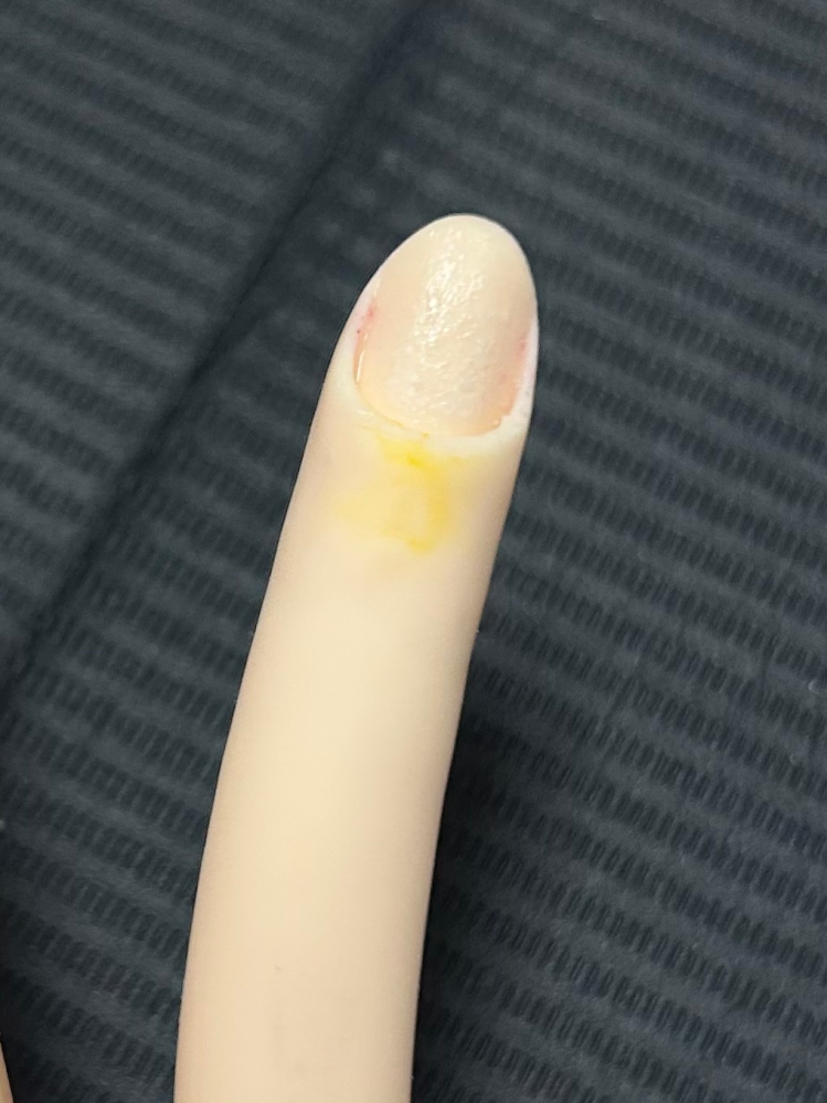 至急お願いします明日ネイル検定3級を認定モデルハンドで受験するん