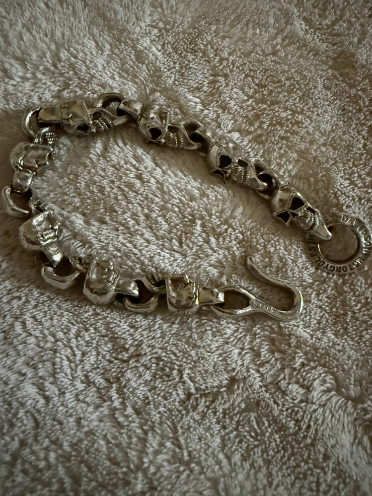 このハーレーダビッドソンのブレスレットはシルバー925ですか