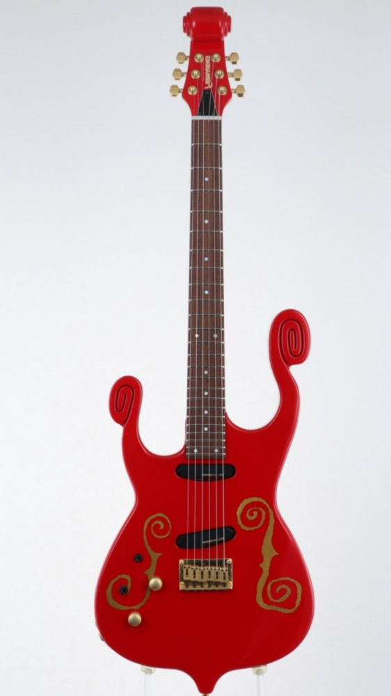 エレキギターのハードケースに関する質問です。FERNANDES（フ