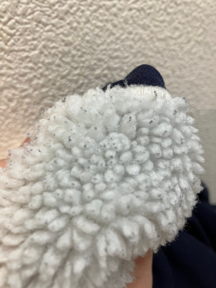 写真のもこもこボアにできた毛玉はどのようにとるのが綺麗で効率的です 