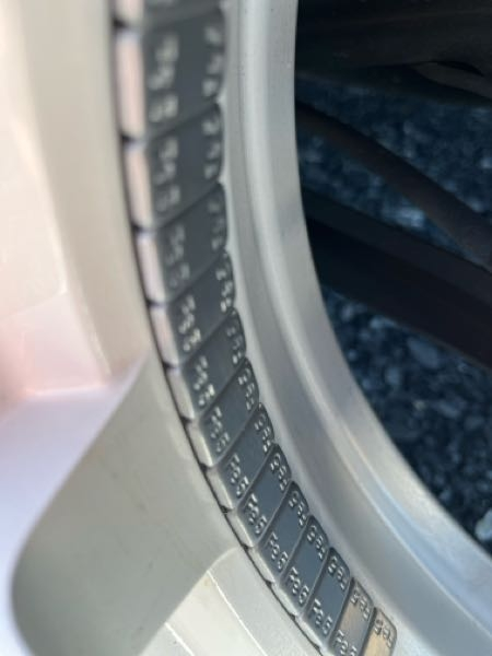 ホイールのバランスウエイトについて。私のタイヤはバランスウエイトが 