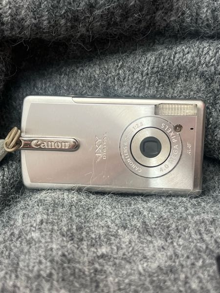 このCanonIXYDIGTALのデジカメの充電方法？とスマホに転 - Yahoo!知恵袋