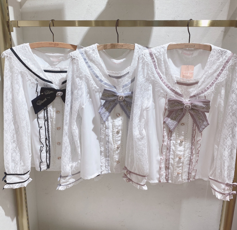 このLIZLISAのレースセーラーブラウスはもう再販の可能性ないと思い