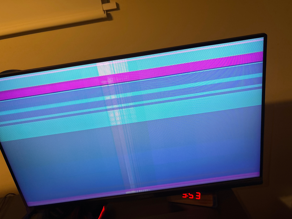 ASUS ディスプレイ モニター本体今もう壊れてる画面の4分の1しかつかえない モニターについて質問です。Asusのモニターが壊れました。写真の状態だ