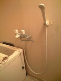 洗面台について質問です 我が家はアパートで 洗面台がなく不便です 浴室に簡易的な 教えて 住まいの先生 Yahoo 不動産