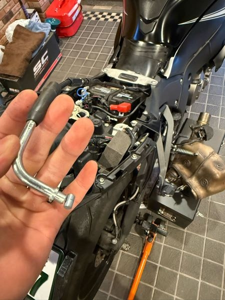 zx10r2016年式の排気デバイスがどうしても抜けません。触媒は取り外し