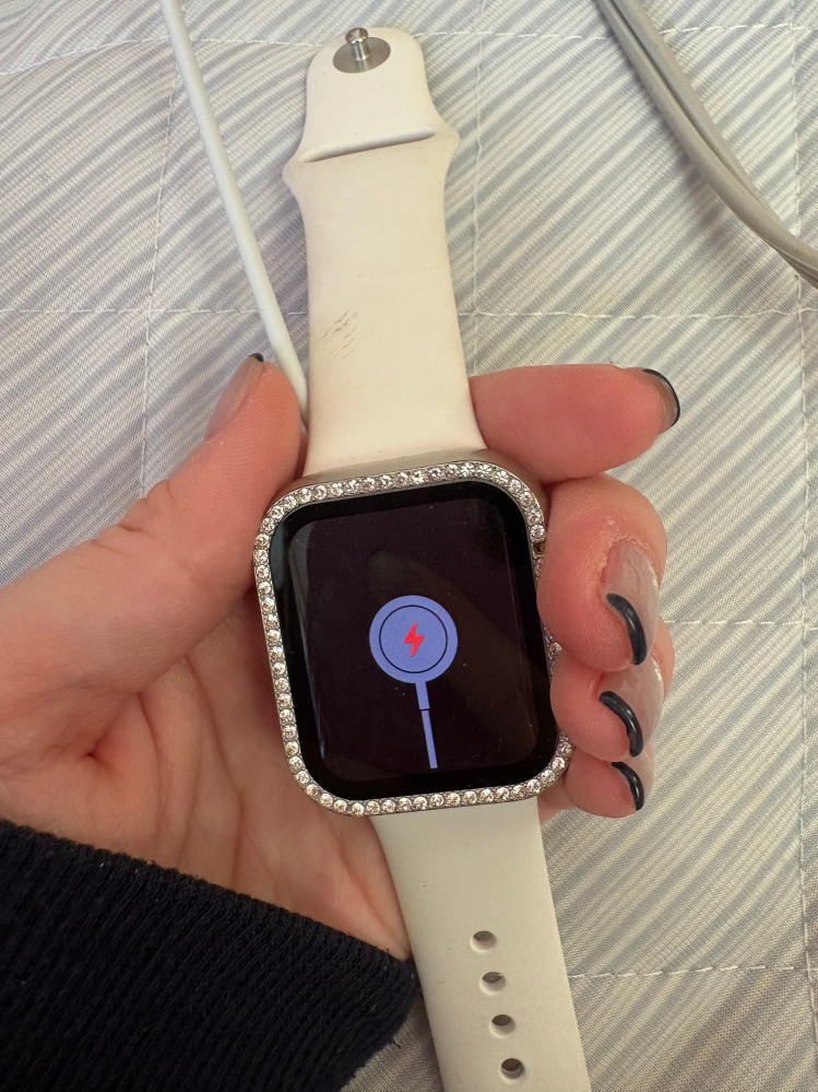 数週間Applewatchを使っていなくて、久しぶりに使おうと充電したところ 