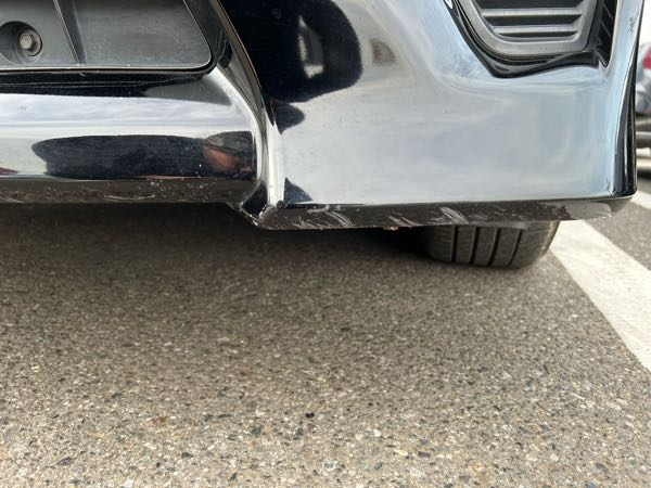 買ったばかりのアルファード、地面が砂利の駐車場に入ったらもはや