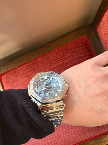 腕時計は傷ついてなんぼですか？gーshockのフルメタルです