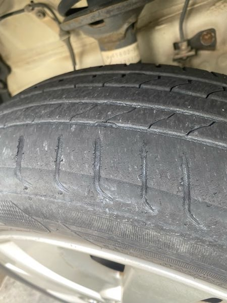 このタイヤ（軽自動車）はまだ大丈夫でしょうか？そろそろ交換時期 