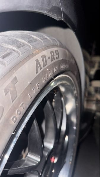 2454019のタイヤを履いているのですが、少しむっちりした感じでそれを 