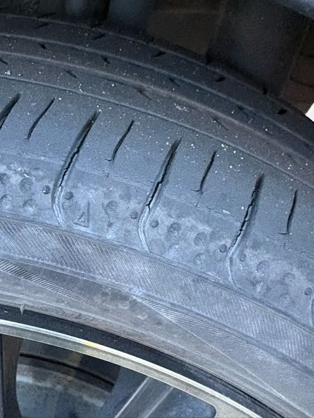 タイヤの交換サインについて。3年半前に中古で軽自動車を購入してから 