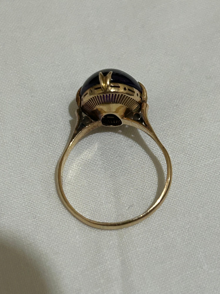 14K リング　石とれ箇所あり このk18のリングの石の重さはどれくらいでしょうか？重さは5gです