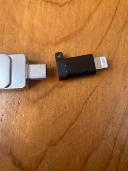 iPhoneSE3内の写真をUSBメモリに移したくライトニングアダプタでUS