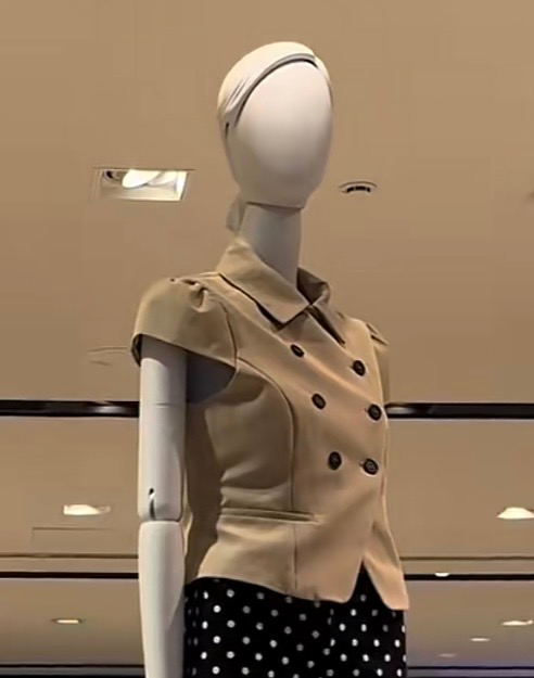 至急です！ZARAのこちらのお洋服の商品名わかる方いますか？？画像検索