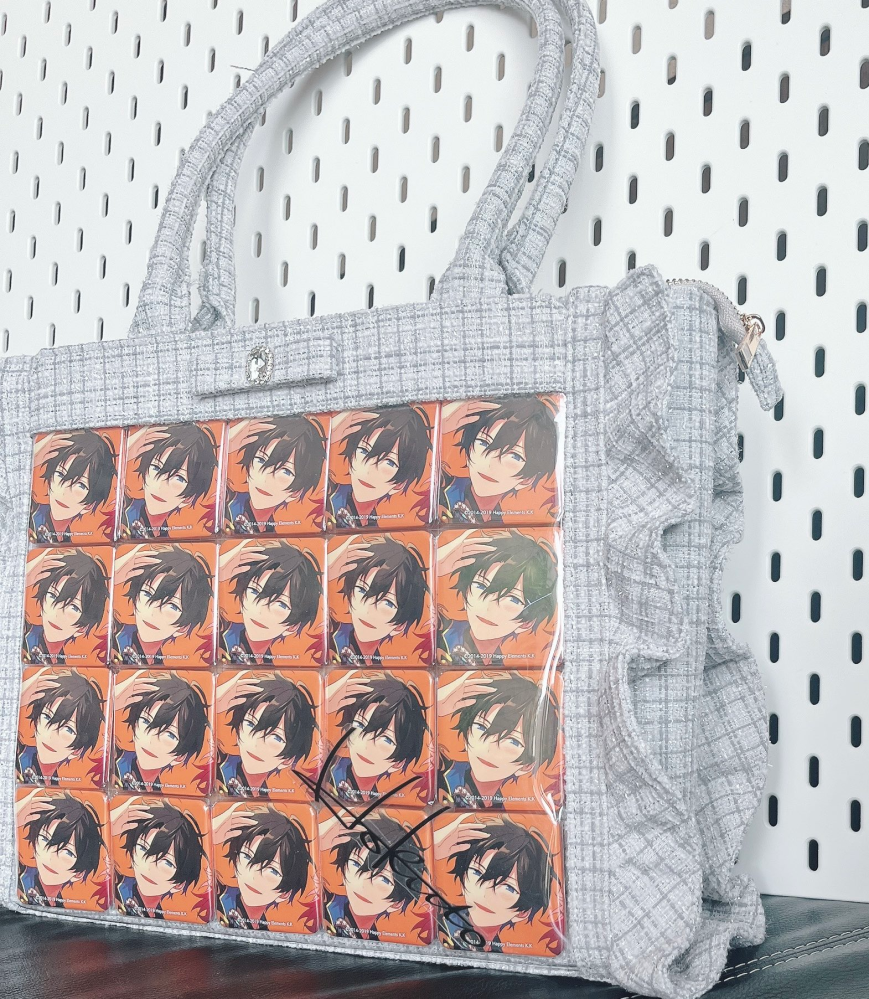 あんスタのアルバム缶バッジ(スクエア缶)で画像のA4痛バを組みたいの