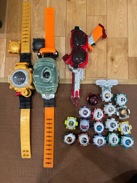 仮面ライダーゴーストのベルト等です売却しようと思うのですが、全てで 