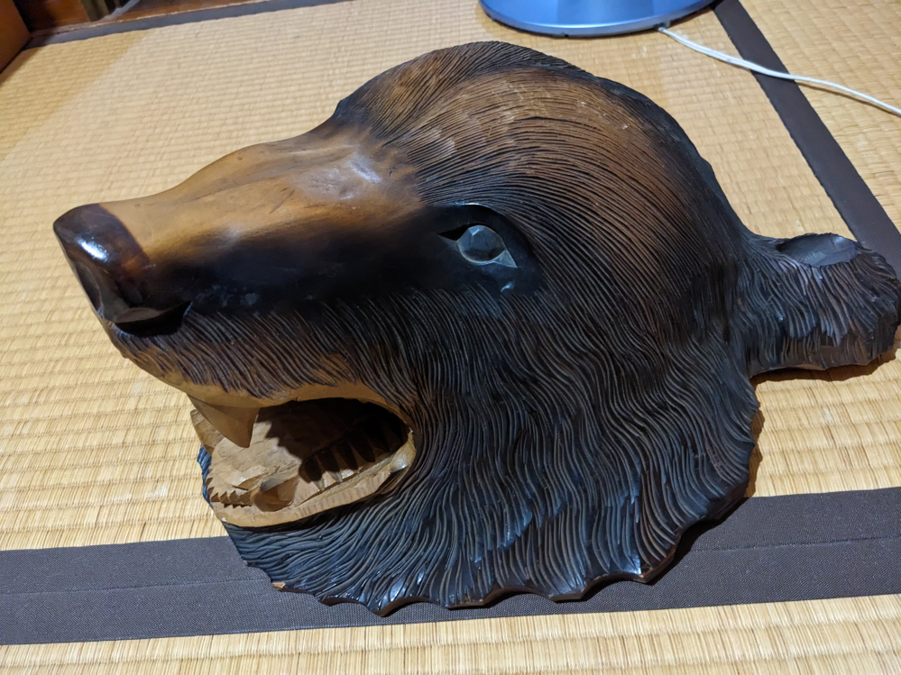 アイヌ　熊木製 彫刻　壁掛け この壁掛けの木彫りの熊がどこのものか分かる方いませんか？アイヌ工芸