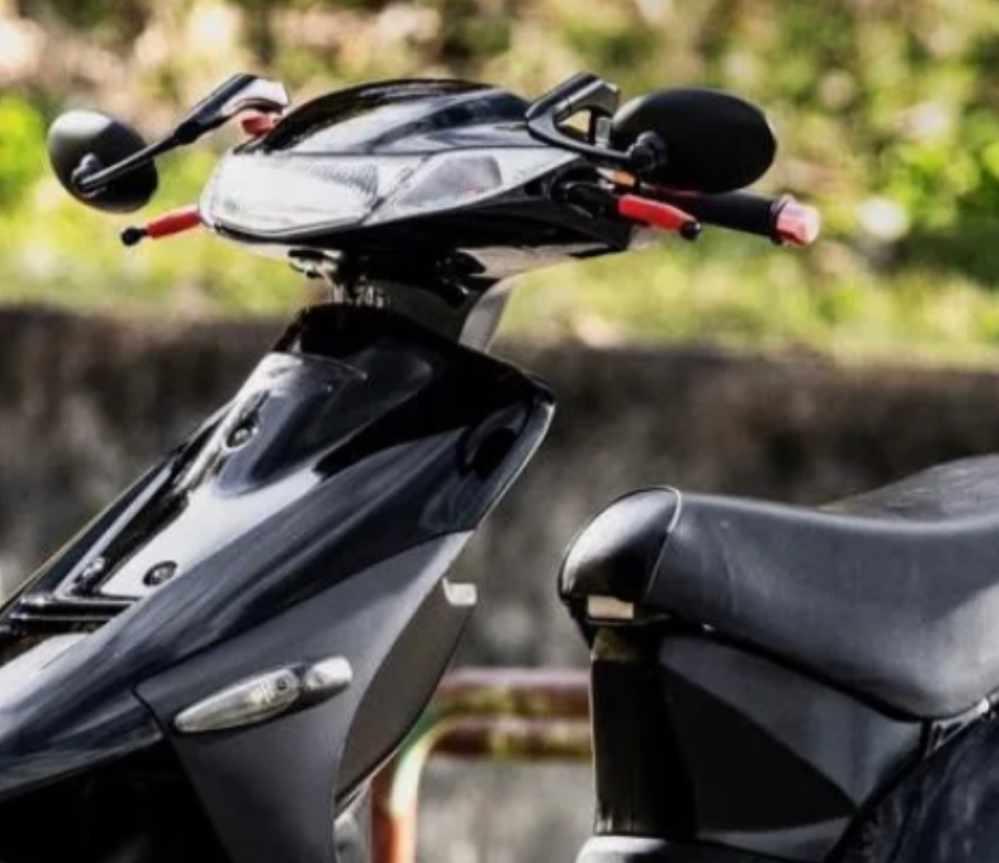 xjr1300のブローバイガスについて質問があります。シリンダーヘッドを