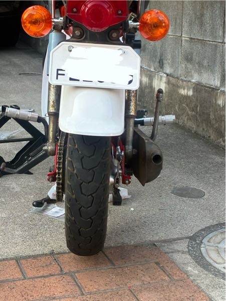 tw200タンク前後フェンダー塗装代はいくらくらいになりますか？ - 単色
