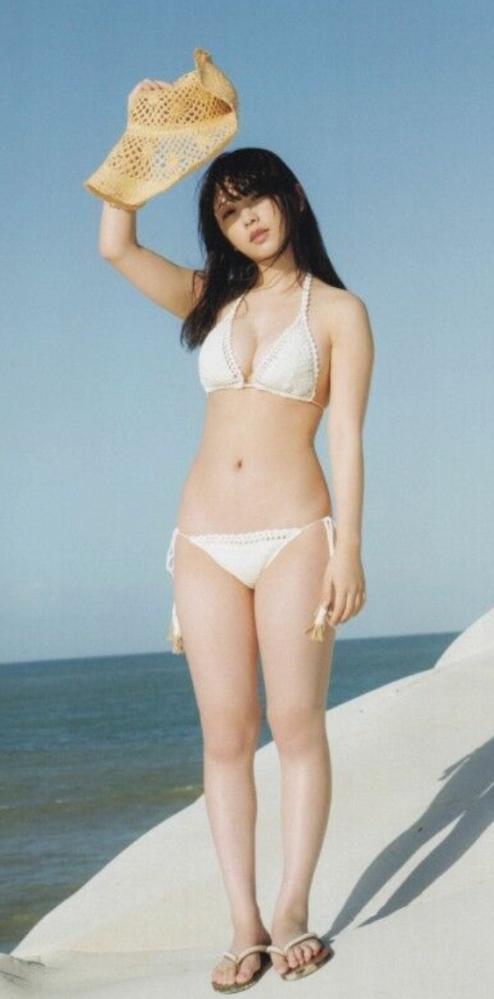 山本ひかるさんのスリーサイズを教えてくださいあと画像もお願いします