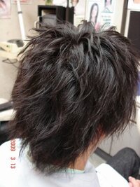 一ヶ月前にツイストスパイラルパーマを当てたのですが １回ブリーチしてカラ Yahoo 知恵袋