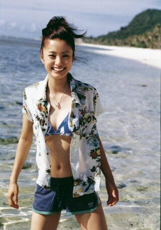 上戸彩の画像さがしてます この上戸彩の水着の別の画像を探してます画像があ Yahoo 知恵袋