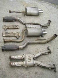 Z32フェアレディZ2ｼｰﾀｰﾂｲﾝﾀｰﾎﾞ乗っています。純正マフラーを落札 