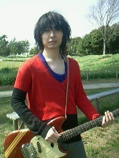 フジファブリックの志村正彦さんがよく雑誌やライブで着られている服が