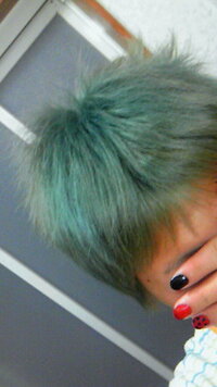 昨日 ブリーチで二回色抜いてからヘアマニキュア 青 をつかって色を入れ Yahoo Beauty