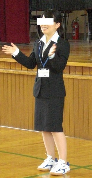 女性教育実習生の上靴について 幼小中高それぞれ1年に1回か2回 Yahoo 知恵袋