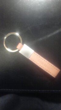 あなたの大好きな人からキーホルダーを貰ったとしたら どこにつけますか Yahoo 知恵袋