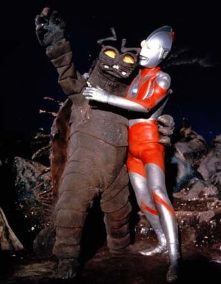 第38話 宇宙船救助命令 ウルトラマン光熱怪獣キーラ 蛍みたいな怪獣です Yahoo 知恵袋