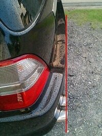 車検適合のマフラーが上から見たらバンパーからはみ出ています 3センチほ Yahoo 知恵袋