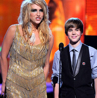 Keshaとjustinbieber ケシャとジャスティン ビーバー Yahoo 知恵袋