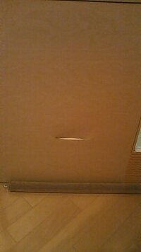 家のドアにヒビが入ってしまいました 修理屋さんに出すとどれくらいかかりますか 玄 教えて 住まいの先生 Yahoo 不動産