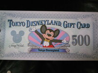 昔のディズニーギフトカードで５００円のミッキー柄の物ってまだ使えますか Yahoo 知恵袋
