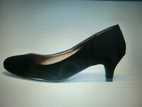 赤ちゃんを抱いたお母さんが 高いヒールの靴を履いているのってどう思い Yahoo 知恵袋