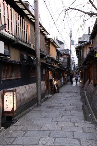 京都の街並み 京都と思わせるような街並みがあるのは 京都府の何 Yahoo 知恵袋