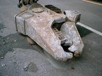 この画像に写っているものを 動画のプレス式ゴミ収集車や廃車を破砕す Yahoo 知恵袋