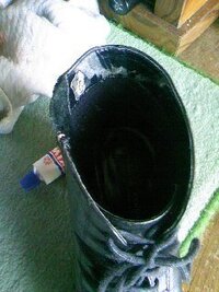 皮のブーツの内側がボロボロはがれてきました 外観は何ともないので 内側だけ取り Yahoo 知恵袋