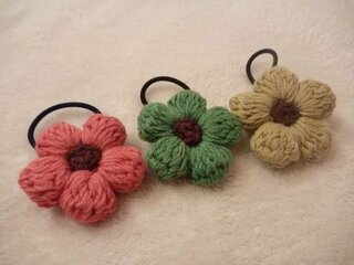このお花のモチーフ 編み方を教えてください パプコーン編みかな Yahoo 知恵袋