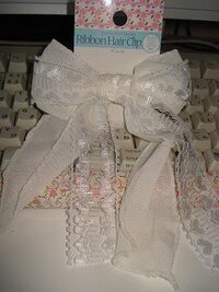 ダイソーとか100均にリボンって売ってますか リボンタイじゃないんで Yahoo 知恵袋