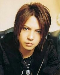 髪型についてl Arc En Cielのhydeさんの虹の時の髪型にしたいので Yahoo 知恵袋