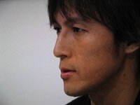 B Zの稲葉浩志さんは上がり眉 切れ長の目 奥二重ですか Yahoo 知恵袋