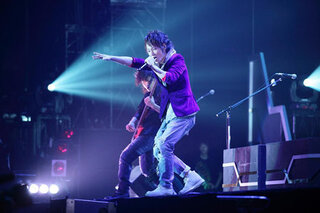 このuverworldのtakuya さんが着ている服はなんという Yahoo 知恵袋