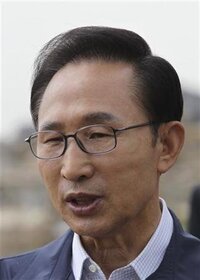 芸能人のタモリさんのサングラスについての疑問です ブラタモリなどで Yahoo 知恵袋