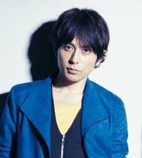 この人 誰だか分かりますか イケメンですか どちらかの質問だけでも Yahoo 知恵袋