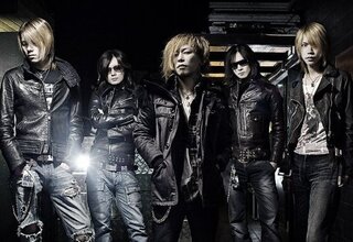 ライダースジャケットについて 割と明るい茶髪の男性が 黒のライ Yahoo 知恵袋